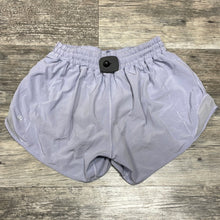 Load image into Gallery viewer, Lululemon Women&#39;s Athletic Shorts Size 6 Tall
