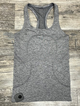 Load image into Gallery viewer, Lululemon Women&#39;s Athletic Tank Size 2
