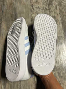 Adidas Women's Grand Court Size 7