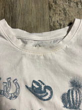 Load image into Gallery viewer, Women&#39;s T-Shirt Size Medium
