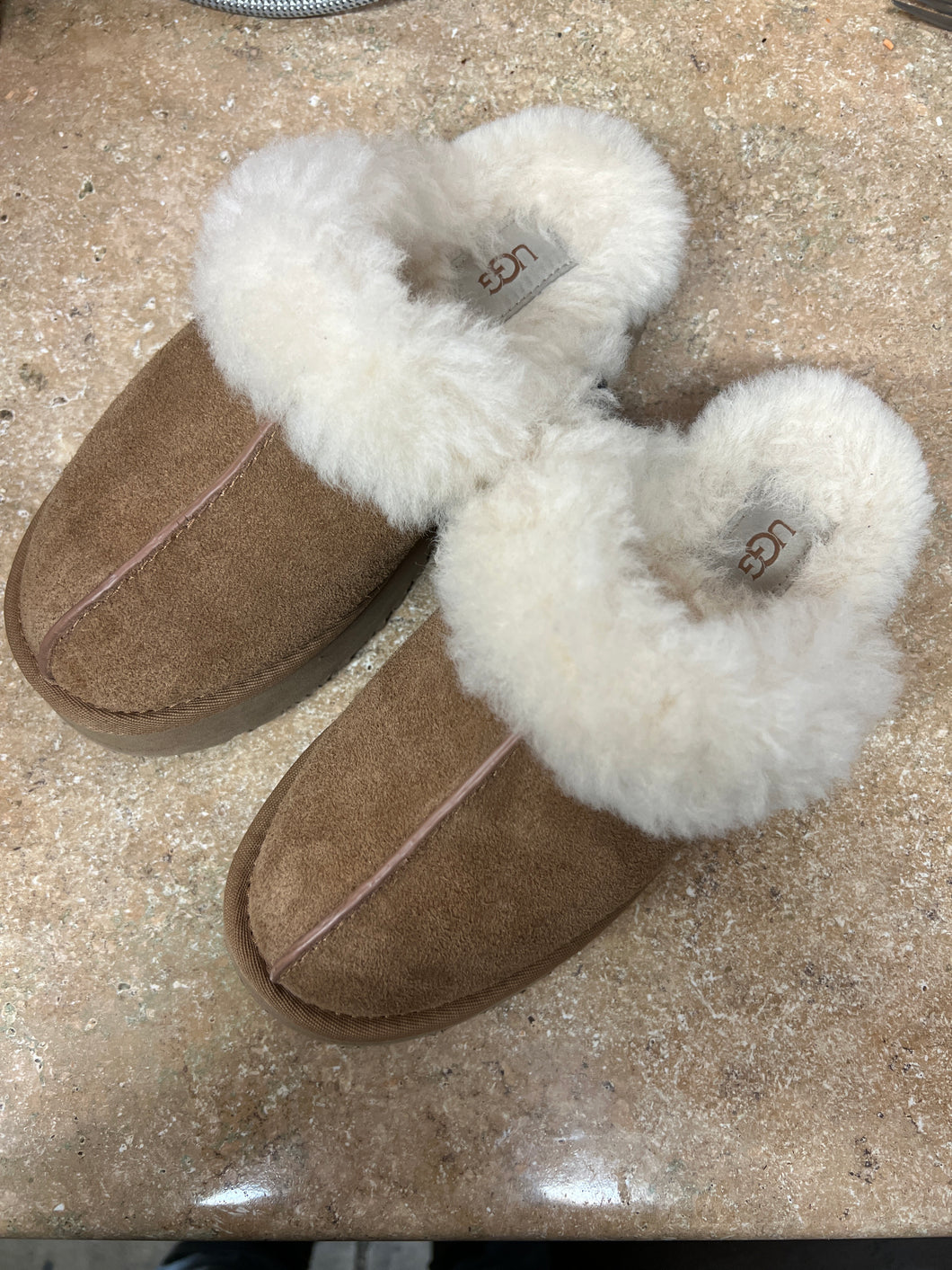 Ugg Casual Shoes Women's Size 7