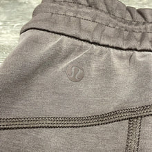 Load image into Gallery viewer, Lululemon Women's Athletic Pants Size 4
