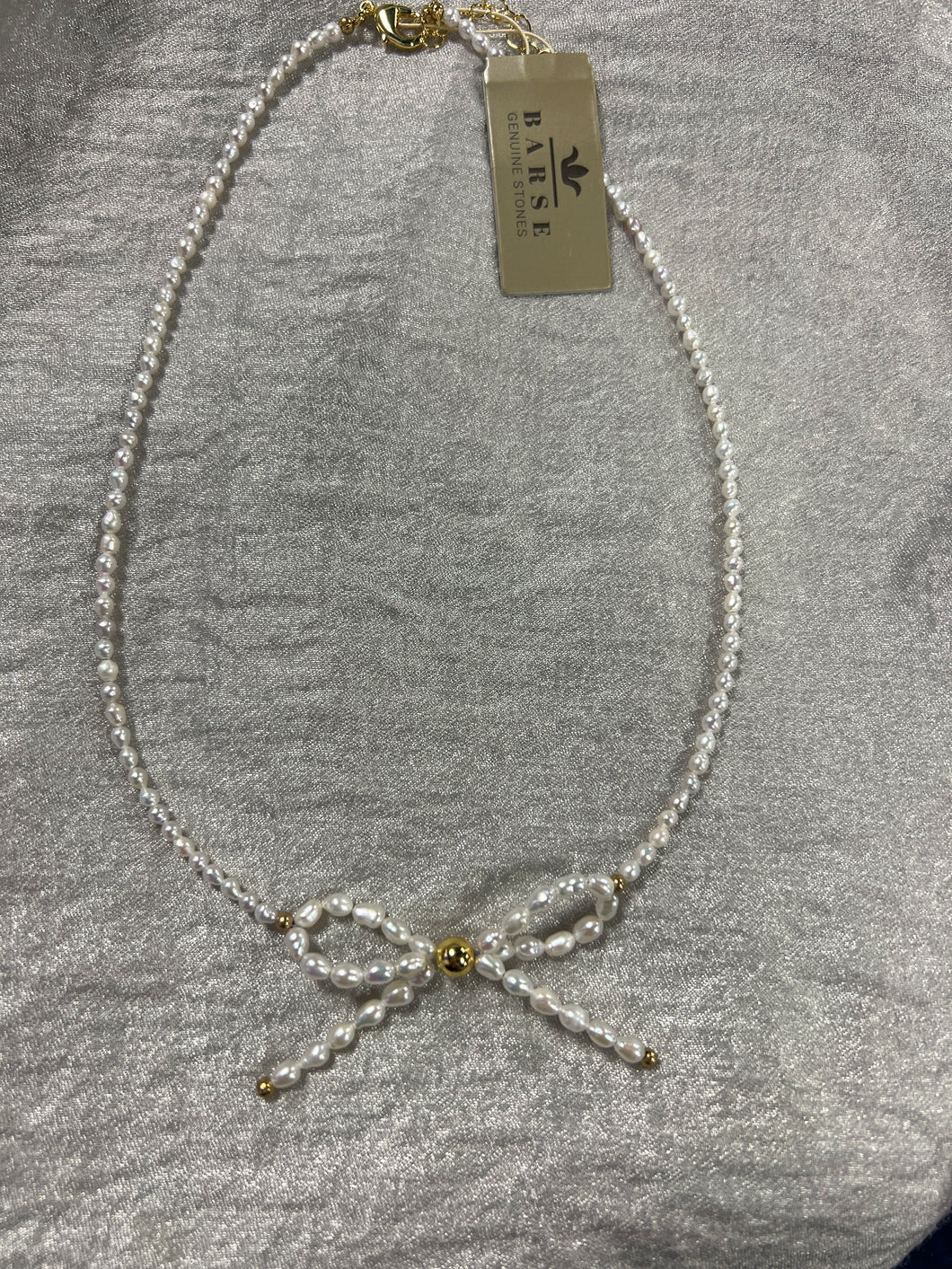 Barse pearl bow necklace