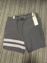 Load image into Gallery viewer, Hurley Men's Swim Trunks Size 32 -Black

