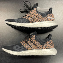 Load image into Gallery viewer, Adidas Ultraboost Women&#39;s Size 7
