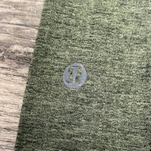 Load image into Gallery viewer, Lululemon Men's Athletic Short Sleeve Size Small
