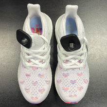 Load image into Gallery viewer, Adidas Ultraboost Women&#39;s Size 7
