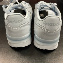 Load image into Gallery viewer, Reebok Athletic Shoes Women&#39;s Size 7
