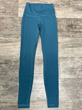 Load image into Gallery viewer, Lululemon Women&#39;s Athletic Pants Size 2
