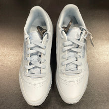 Load image into Gallery viewer, Reebok Athletic Shoes Women&#39;s Size 7
