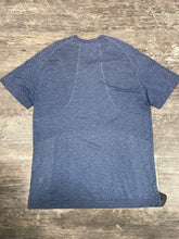 Load image into Gallery viewer, Lululemon Men&#39;s Athletic Short Sleeve Size Small
