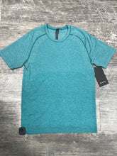 Load image into Gallery viewer, NWT Lululemon Men&#39;s Athletic Short Sleeve Size Small
