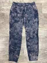 Load image into Gallery viewer, Lululemon Women&#39;s Athletic Pants Size 6
