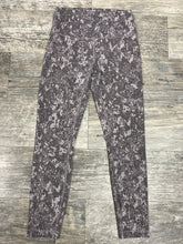 Load image into Gallery viewer, Lululemon Women&#39;s Athletic Pants Size 6
