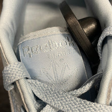 Load image into Gallery viewer, Reebok Athletic Shoes Women&#39;s Size 7

