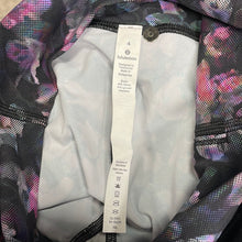 Load image into Gallery viewer, Lululemon Women&#39;s Athletic Pants Size 4
