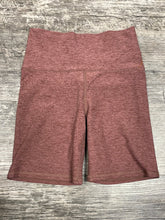 Load image into Gallery viewer, Vuori Women&#39;s Athletic Shorts Size XS
