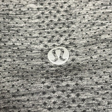 Load image into Gallery viewer, Lululemon Women&#39;s Athletic Long Sleeve Size 4
