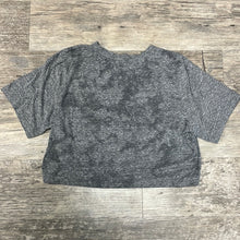 Load image into Gallery viewer, Lululemon Women&#39;s Athletic Short Sleeve Size Small
