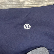 Load image into Gallery viewer, Lululemon Women&#39;s Athletic Pants Size 4
