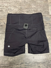 Load image into Gallery viewer, Lululemon Women&#39;s Athletic Shorts Size 4
