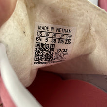 Load image into Gallery viewer, Adidas Gazelle Platforms Women&#39;s Size 6.5
