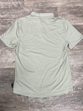 Load image into Gallery viewer, Lululemon Men&#39;s Athletic Short Sleeve Size Medium
